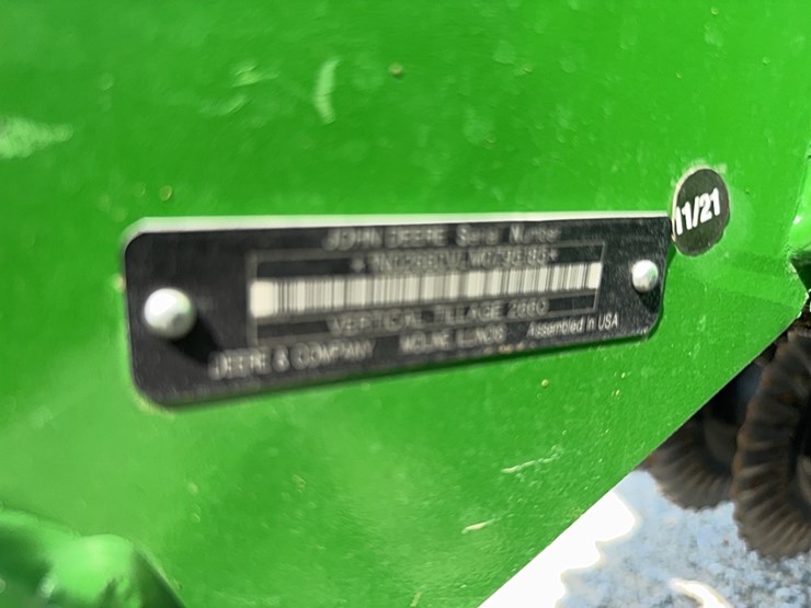 2021-john-deere-2660vt-image-35