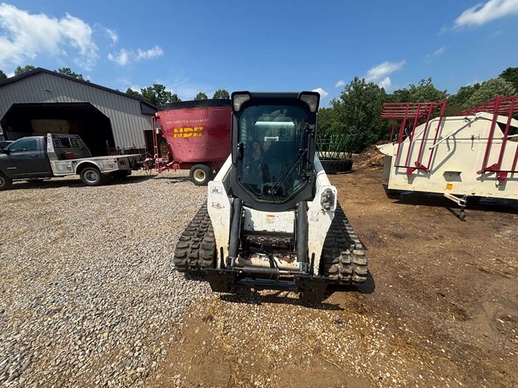 2014-bobcat-t870-image-3