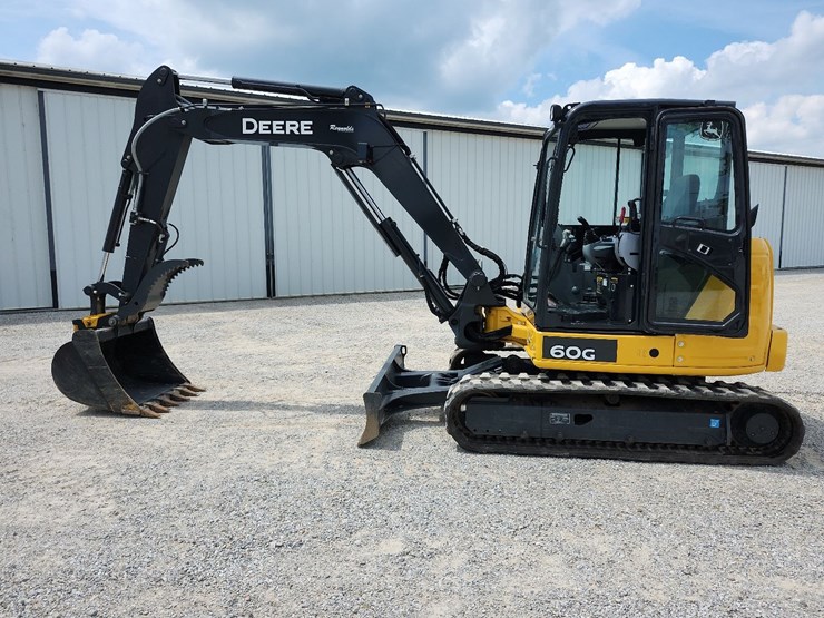 2022-deere-60g-image-3