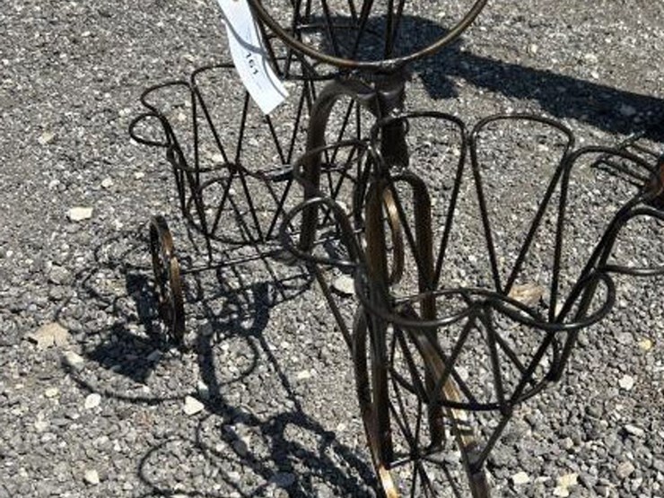 #161-•-metal-art---tricycle-w/-(3)-flower-pots-image-3