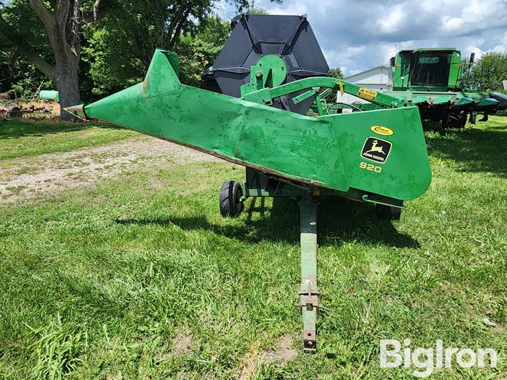 1988-john-deere-920-image-2