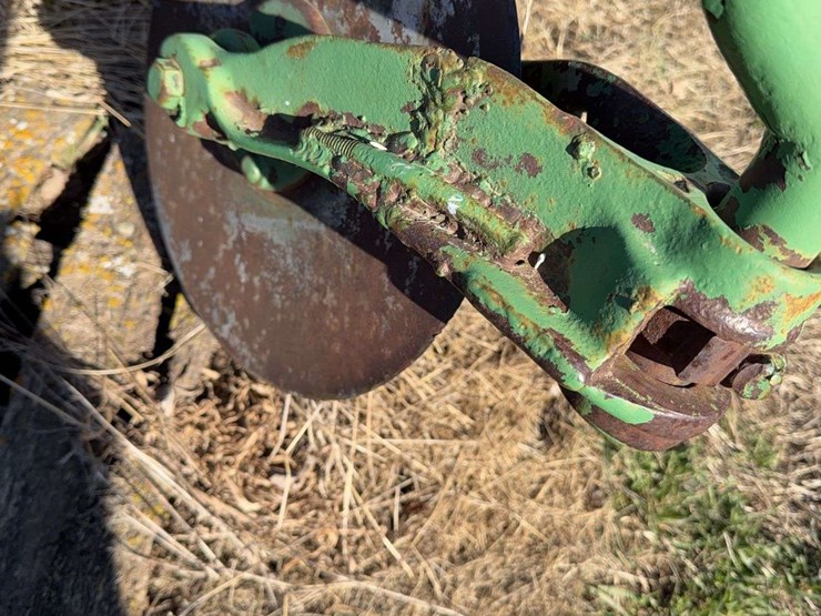john-deere-no.-44-three-point-three-bottom-plow-image-30