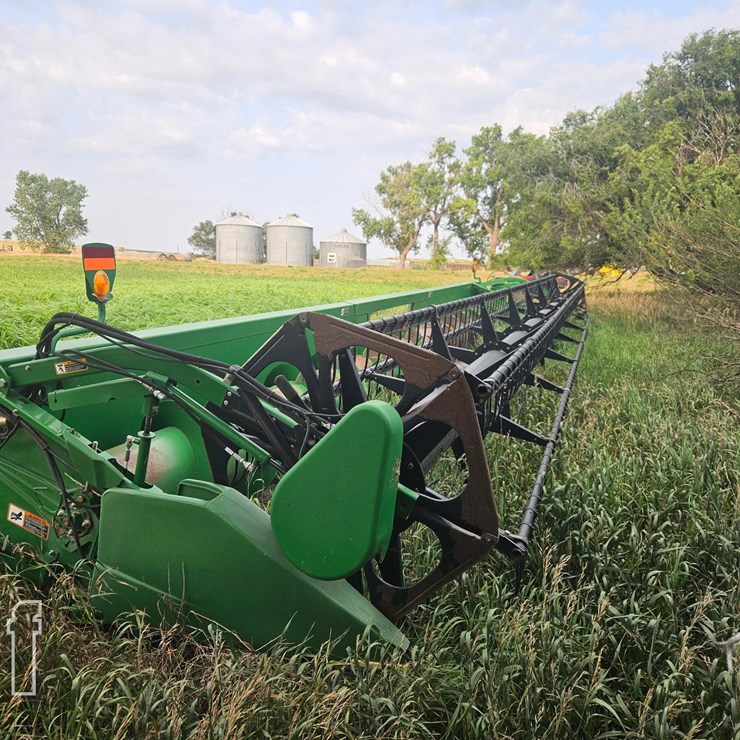 JOHN DEERE 635