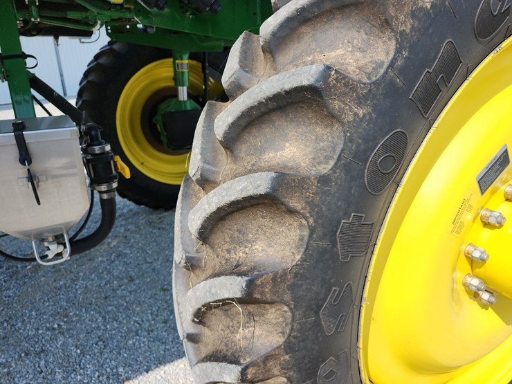 2011-john-deere-4730-image-15