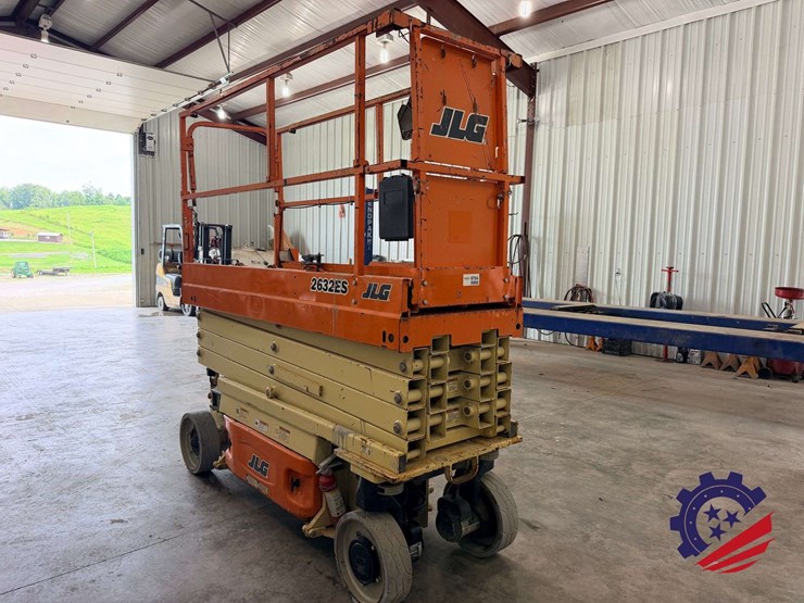 2017-jlg-2632es-image-9
