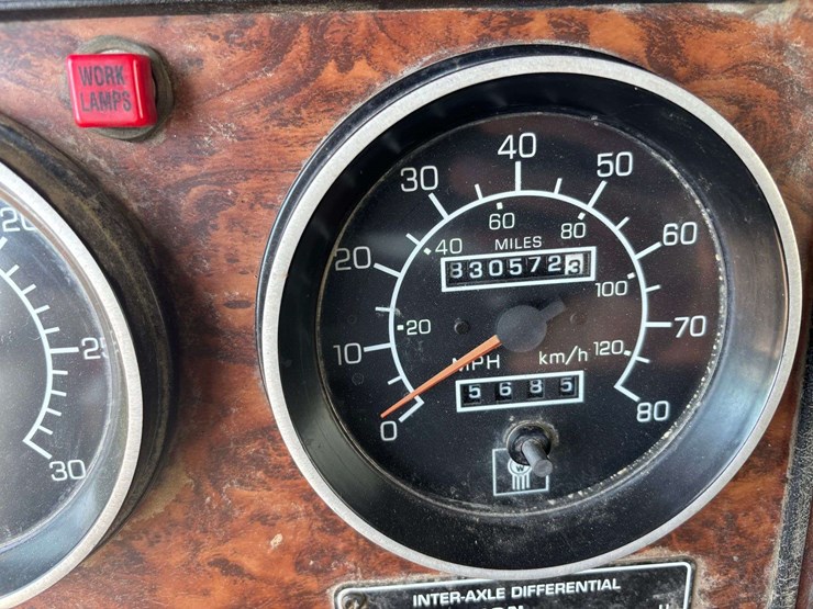 2000-kenworth-t800-image-23