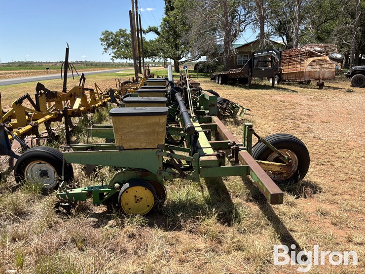 john-deere-7300-image-4