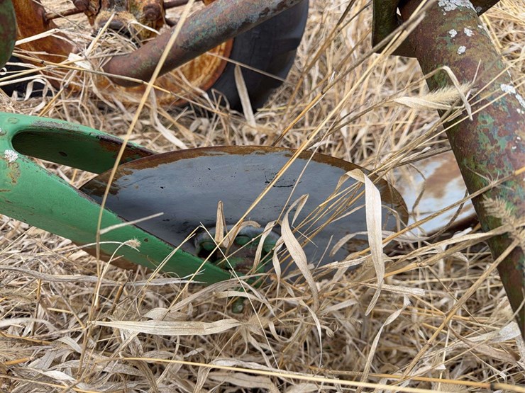 john-deere-pull-type-four-bottom-plow-image-28