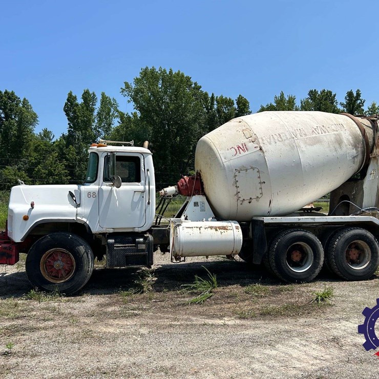 1988 MACK DM690S