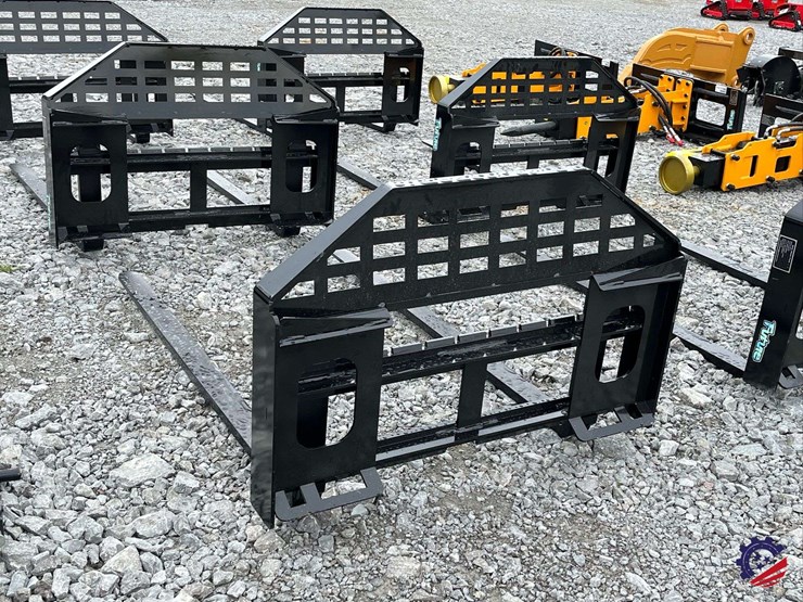 unused-2026-future-ft-dhc-skid-steer-forks---[skid-steer-attachments]-attachment-image-4