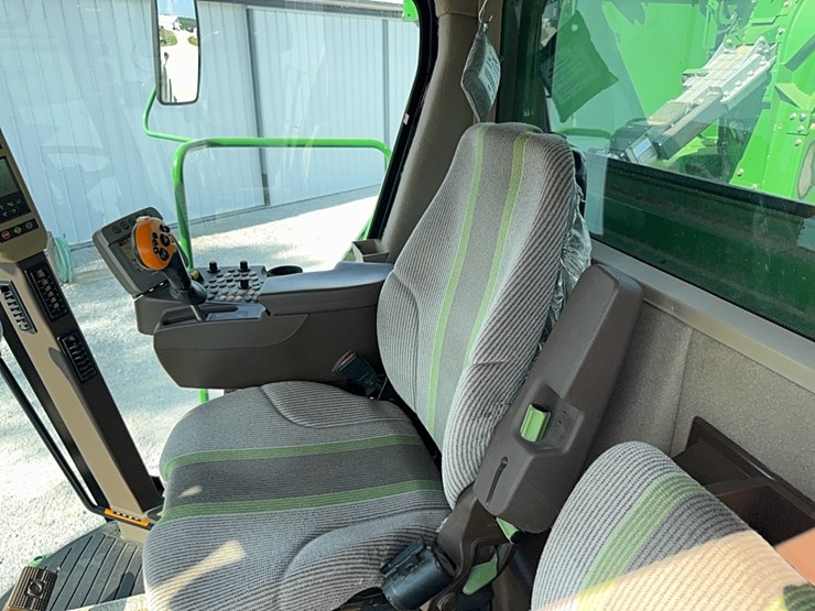 2010-john-deere-9670-sts-image-96