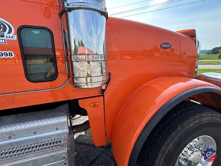 2016-peterbilt-367-image-22