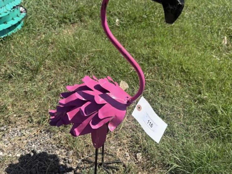 #116-•-metal-art---flamingo-bobble-head-image-1