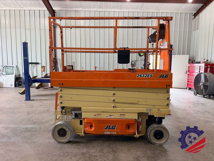 2017-jlg-2632es-image-4