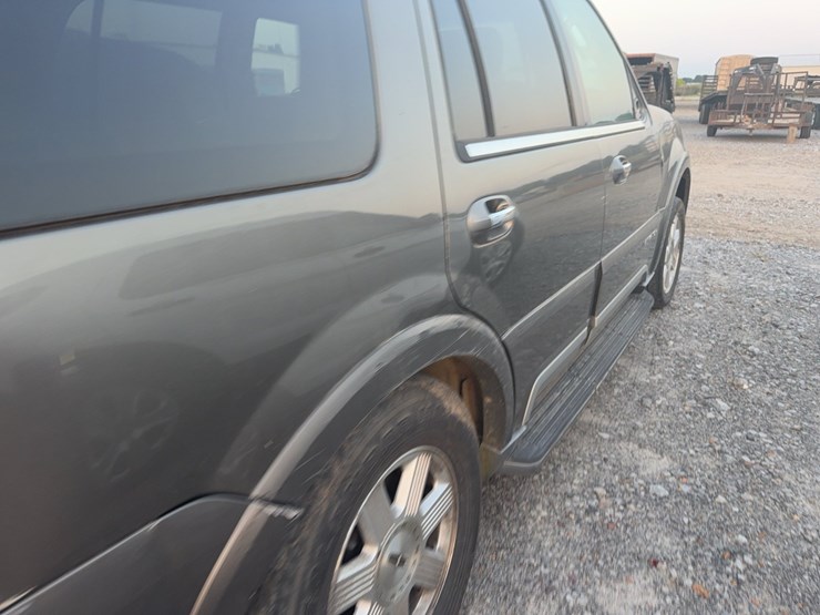 2003-lincoln-navigator-image-9