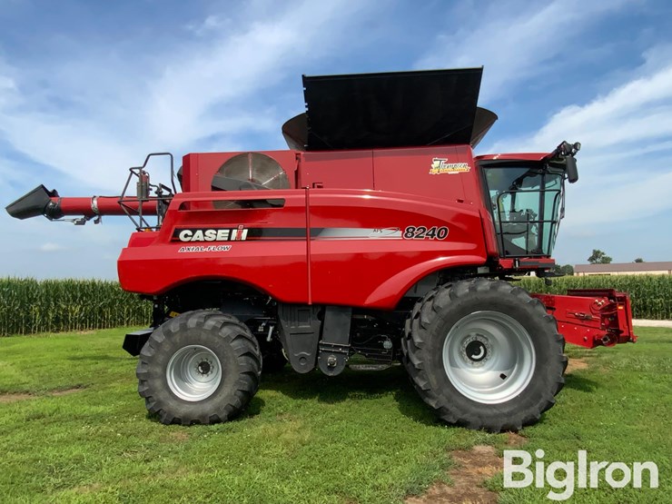 2018-case-ih-8240-image-4