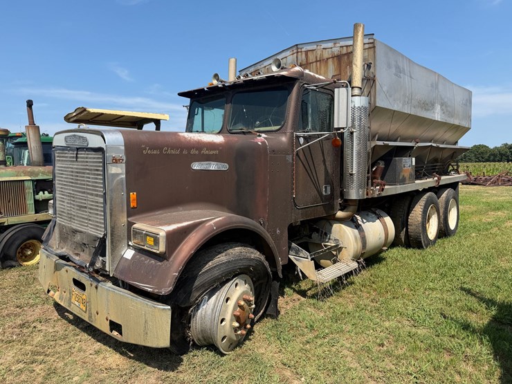#52611-•-1985-freightliner-single-cab-t/a-fertilizer-truck-2fupysyb5fh254590-inv#52611-image-1