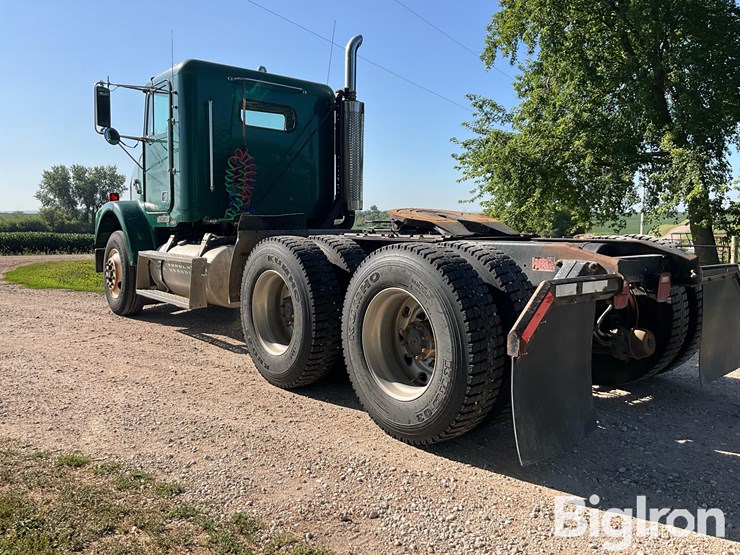 1993-freightliner-fld112-image-7