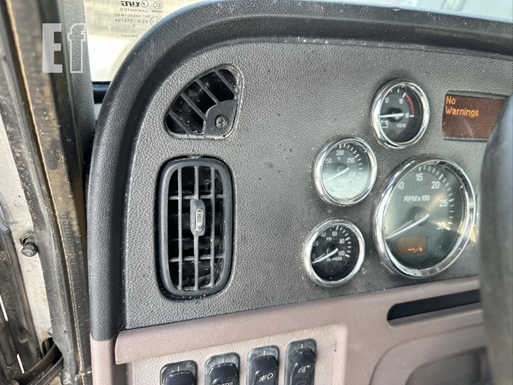 2012-peterbilt-386-image-51