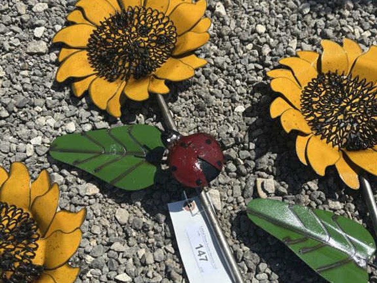 #147-•-metal-art---sunflower-bouquet-w/-ladybug-image-4
