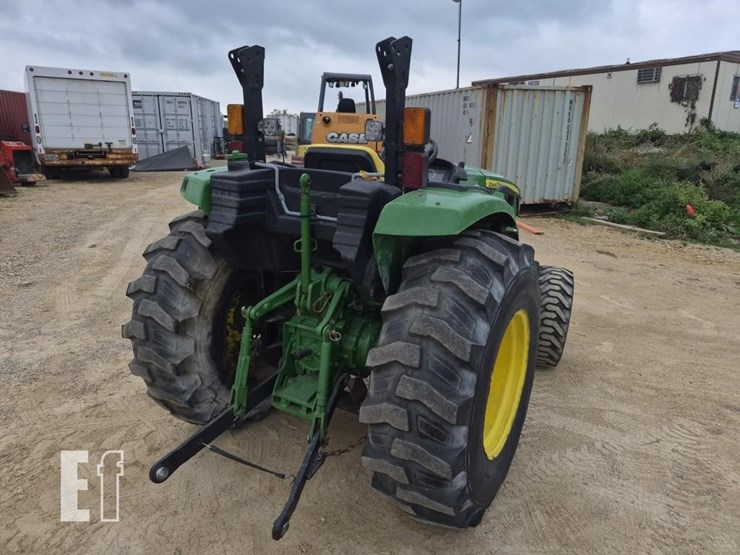 john-deere-4044m-image-8