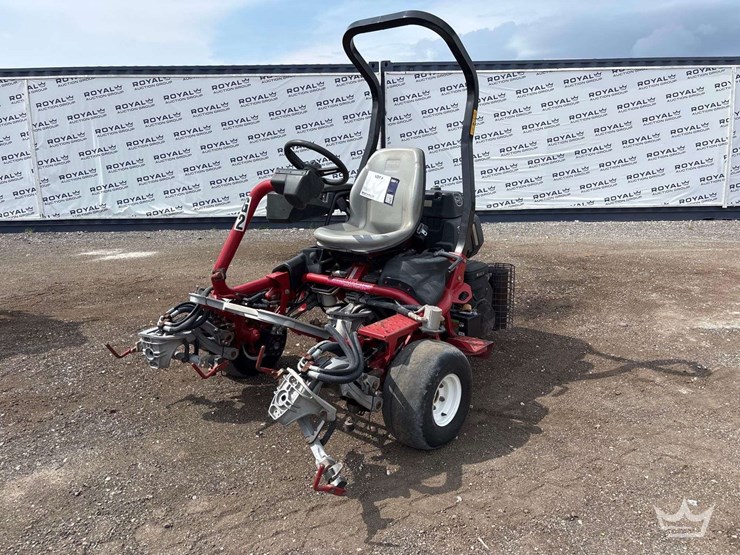 green-master-3300-mower-image-1