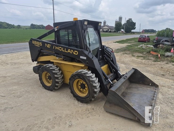 new-holland-lx885-image-4
