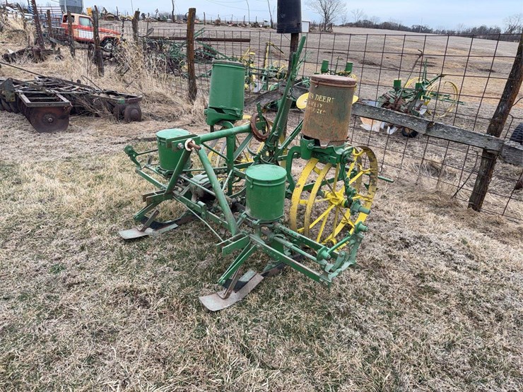 john-deere-two-row-planter-image-1