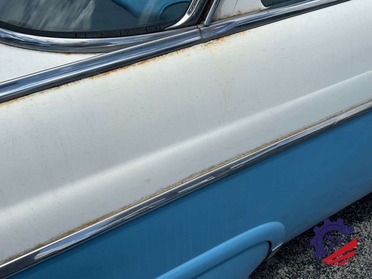 1955-ford-fairlane-club-sedan-image-23