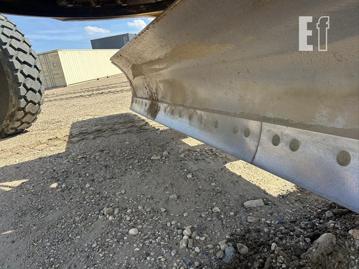 2011-caterpillar-140m2-awd-image-17