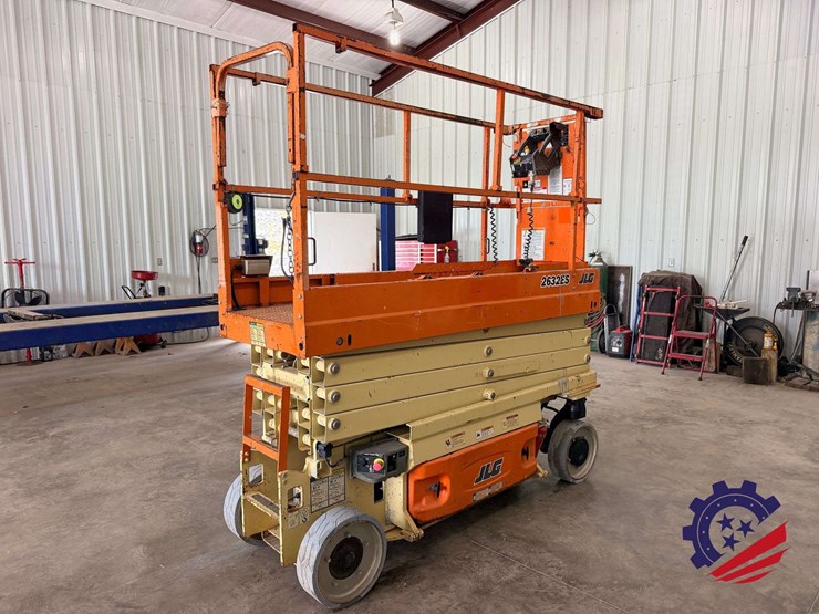 2017-jlg-2632es-image-5