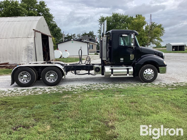 2006-freightliner-columbia-120-image-4