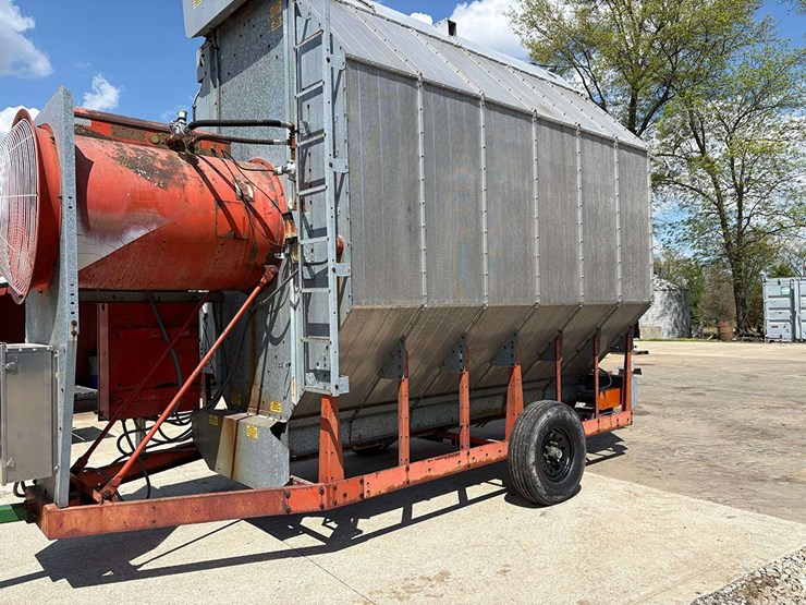 1995-farm-fans-cfab-grain-dryer-image-1