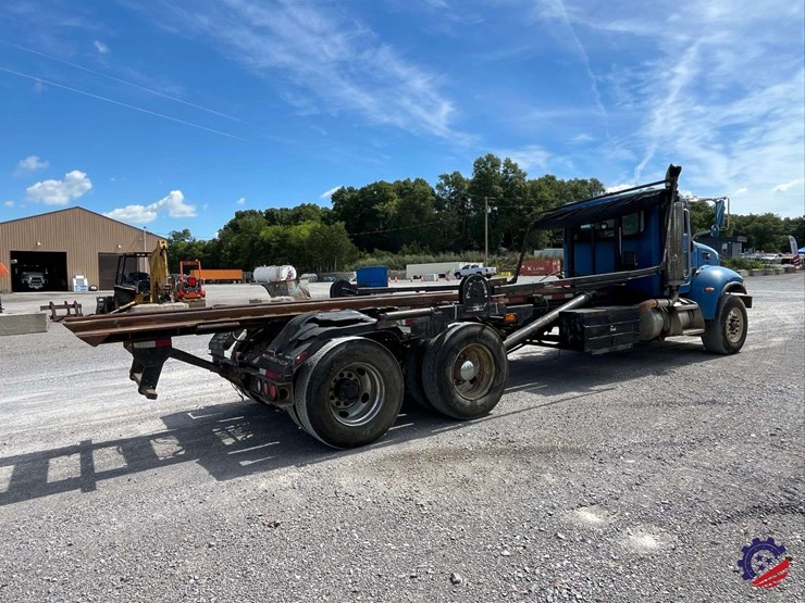 2008-peterbilt-340-image-4