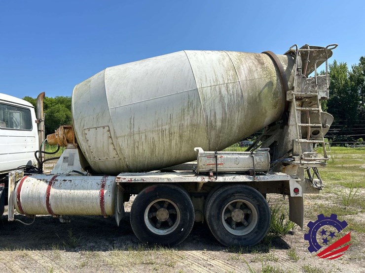 1995-mack-dm690s-image-21