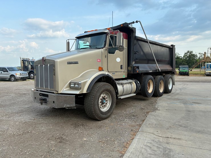 2014-kenworth-t800-image-1