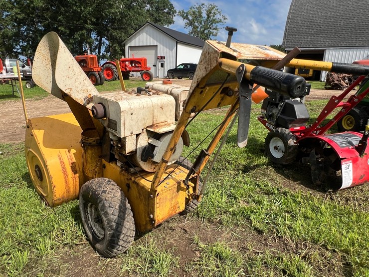 #9919-•-allis-chalmers-tracker-7-snow-blower-image-4
