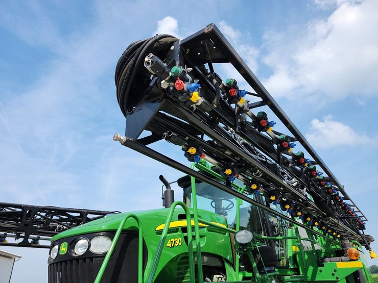 2011-john-deere-4730-image-38