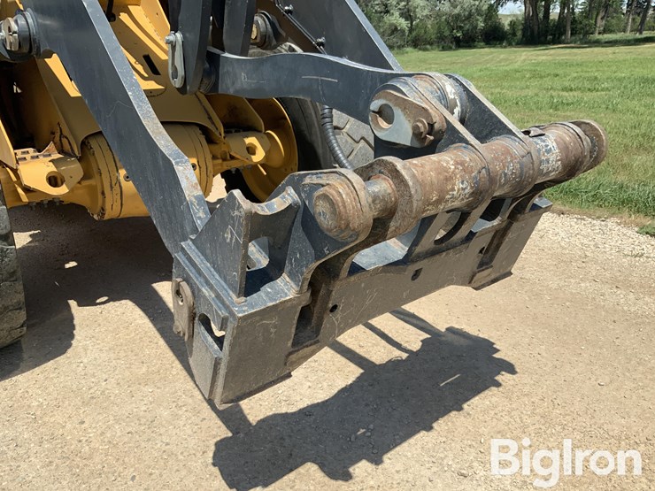 2017-deere-624k-image-13