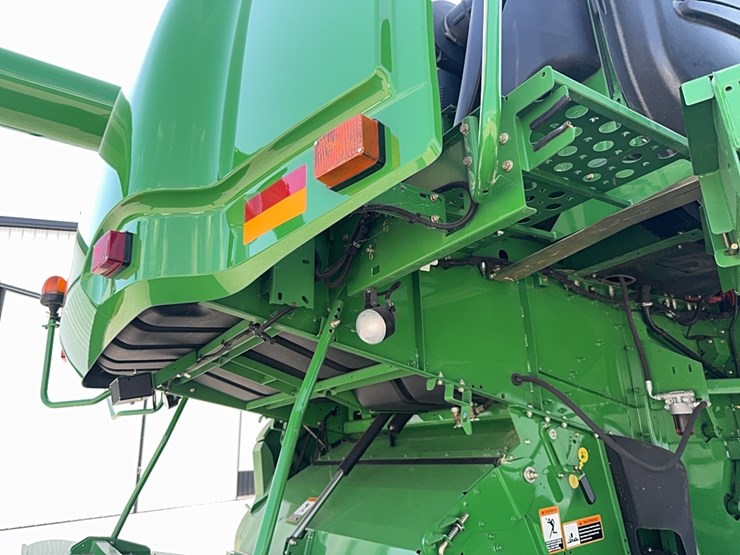 2010-john-deere-9670-sts-image-13