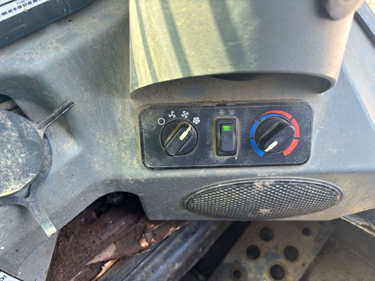 2016-bobcat-t770-image-14
