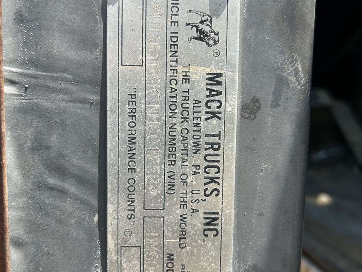 1992-mack-dm600gk-rear-discharge-(glider-kit)-concrete-mixer-truck-image-69