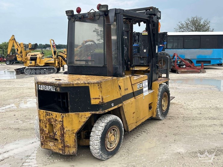 1992-caterpillar-vc110f-11,000lb-diesel-forklift-image-3