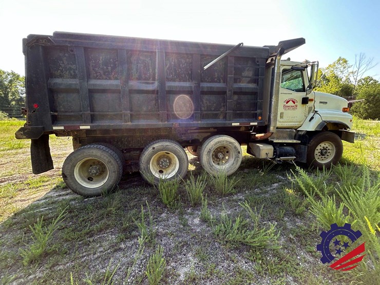 2008-international-5600-paystar-tri-axle-dump-truck-image-8