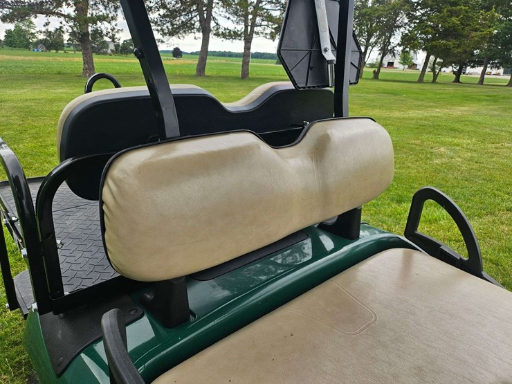 e-z-go-electric-golf-cart-image-14