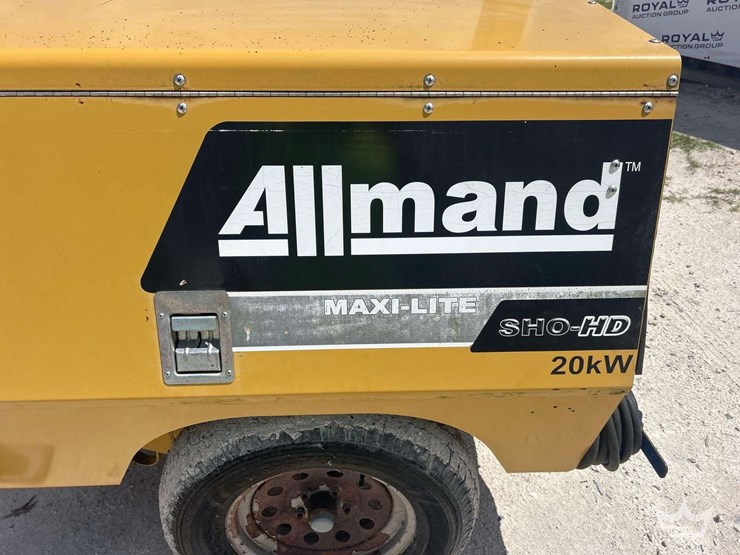 2011-allmand-bros-maxi-lite-image-5