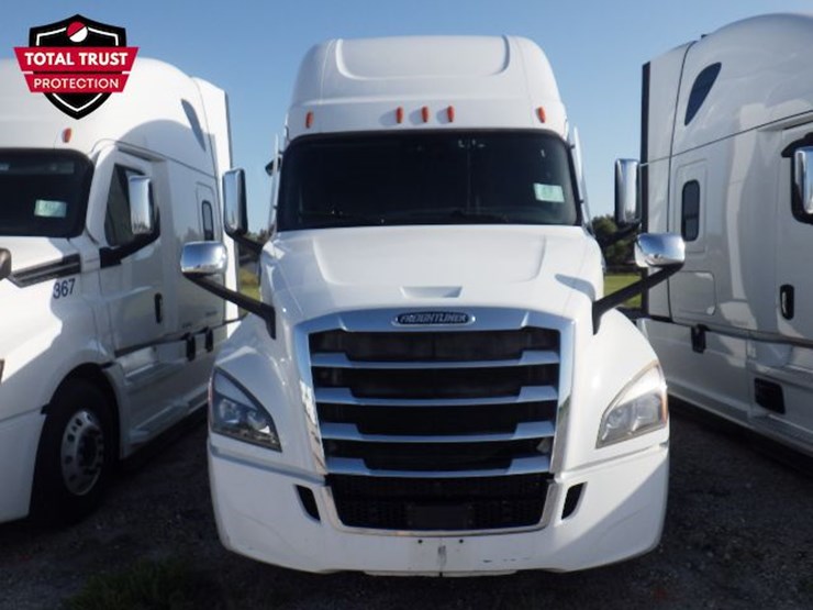 2021-freightliner-cascadia-126-image-2