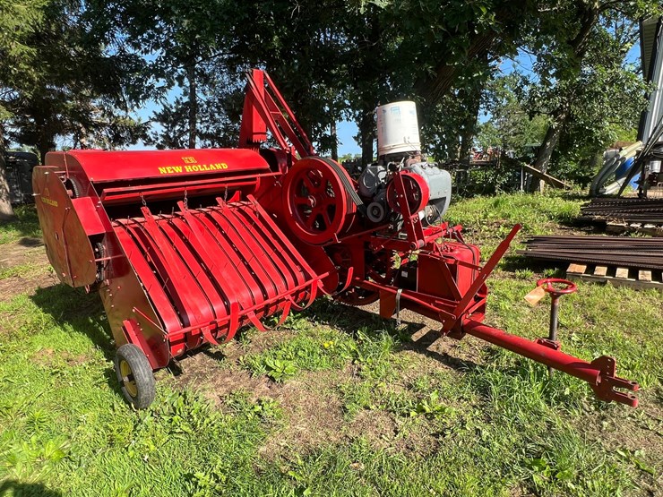 #9902-•-new-holland-square-baler-image-1