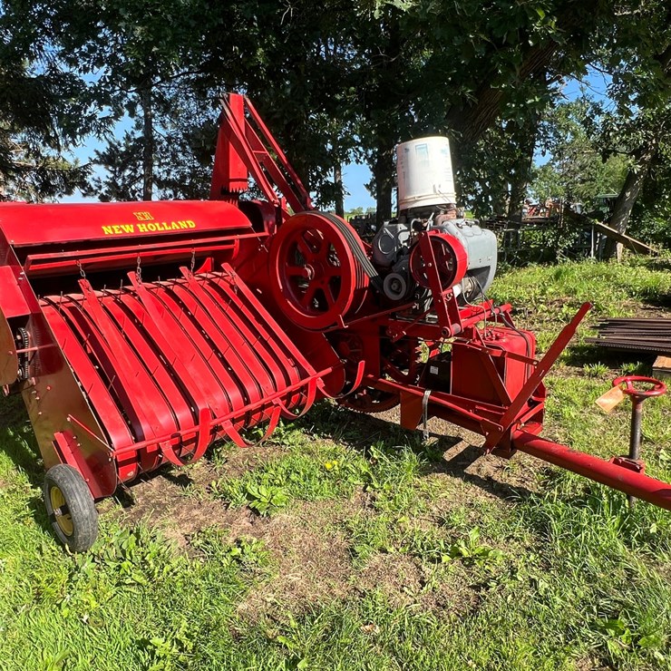 #9902 • New Holland Square Baler