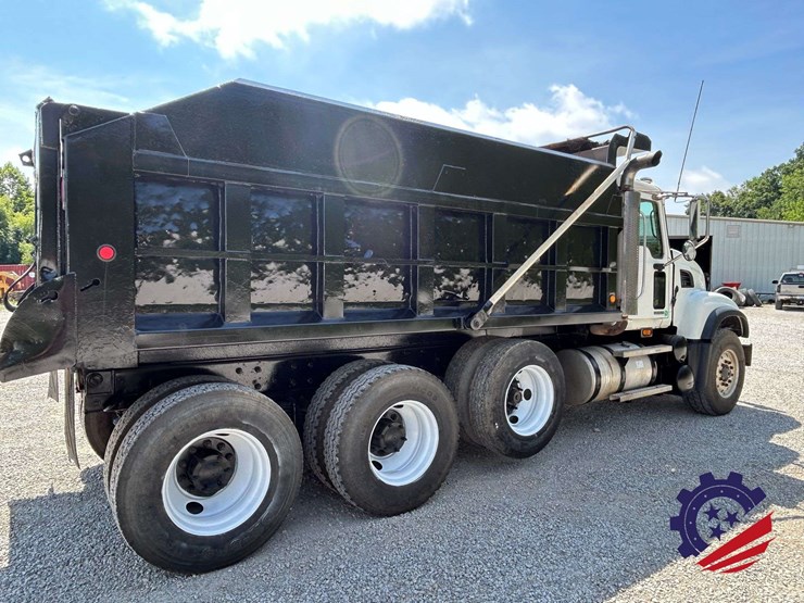2007-mack-granite-cv713-image-5